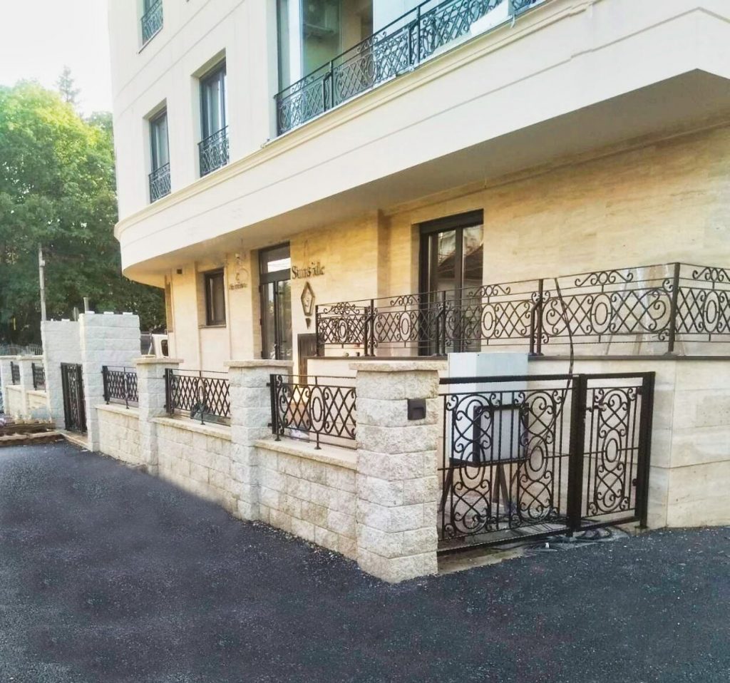 Joilart kovane ograde - luksuzna stambena zgrada Sunside, Čačak